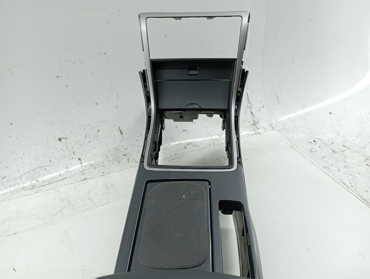 Consola de apoio de braço MAZDA 6 três volumes (GH) | 07 - 13 Imagem-2