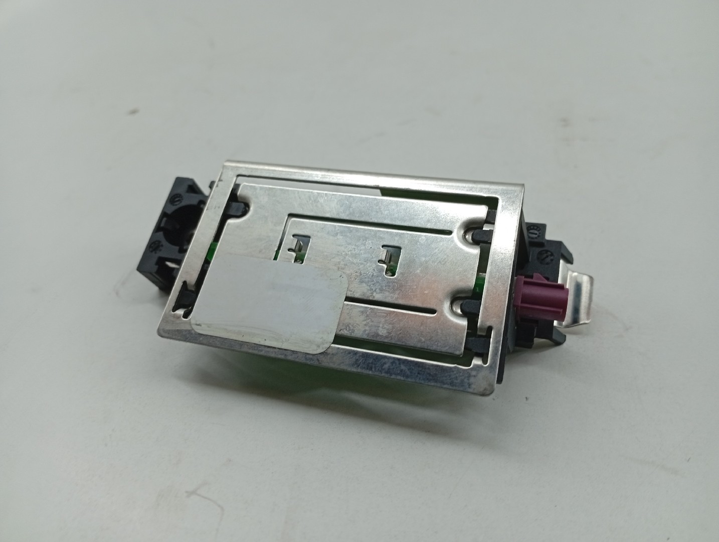 Amplificador de antena MERCEDES-BENZ A-CLASS (W177) | 18 -  Imagem-5