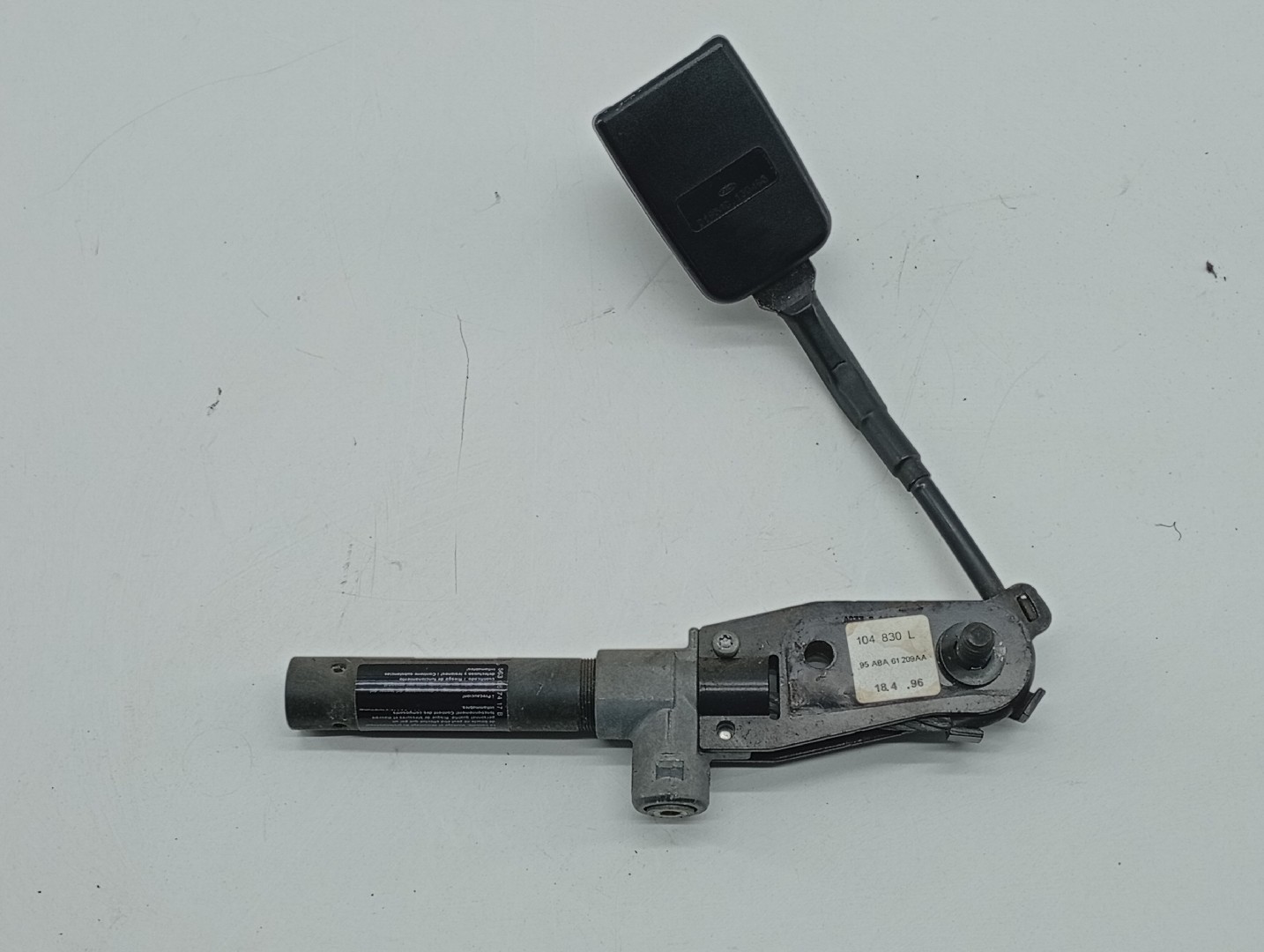 Pre Tensor do Cinto Esquerdo FORD FIESTA IV (JA_, JB_) | 95 - 02