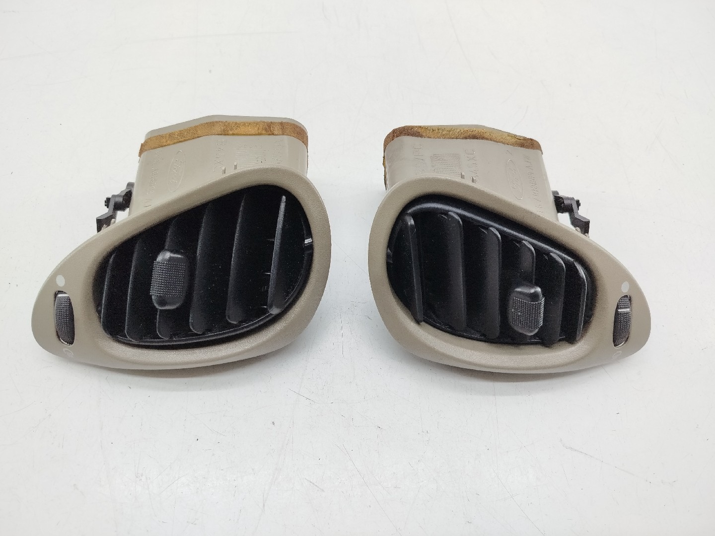 Difusor de ar FORD FIESTA IV (JA_, JB_) | 95 - 02