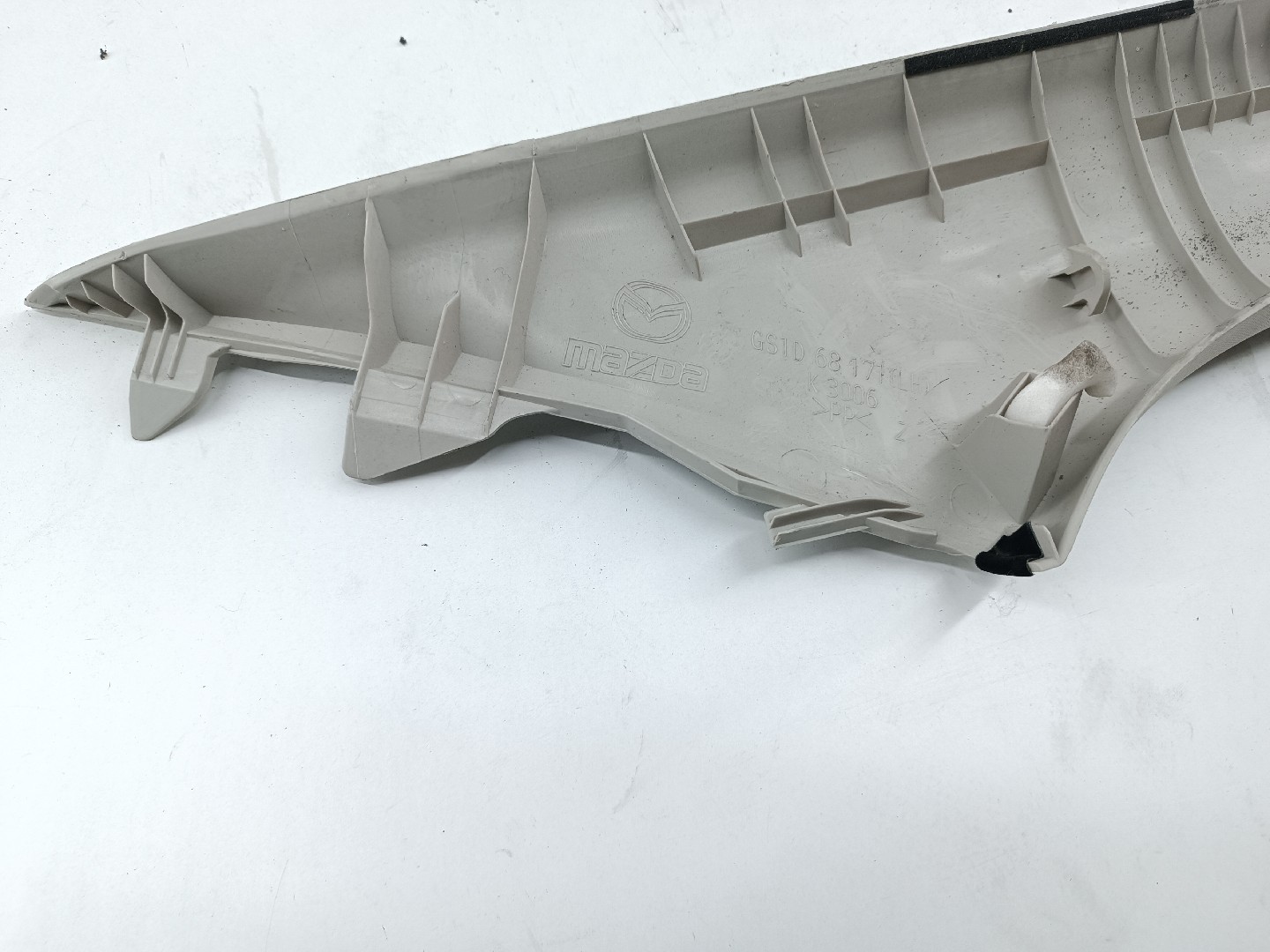 Moldura de pilar A esquerda MAZDA 6 três volumes (GH) | 07 - 13 Imagem-1