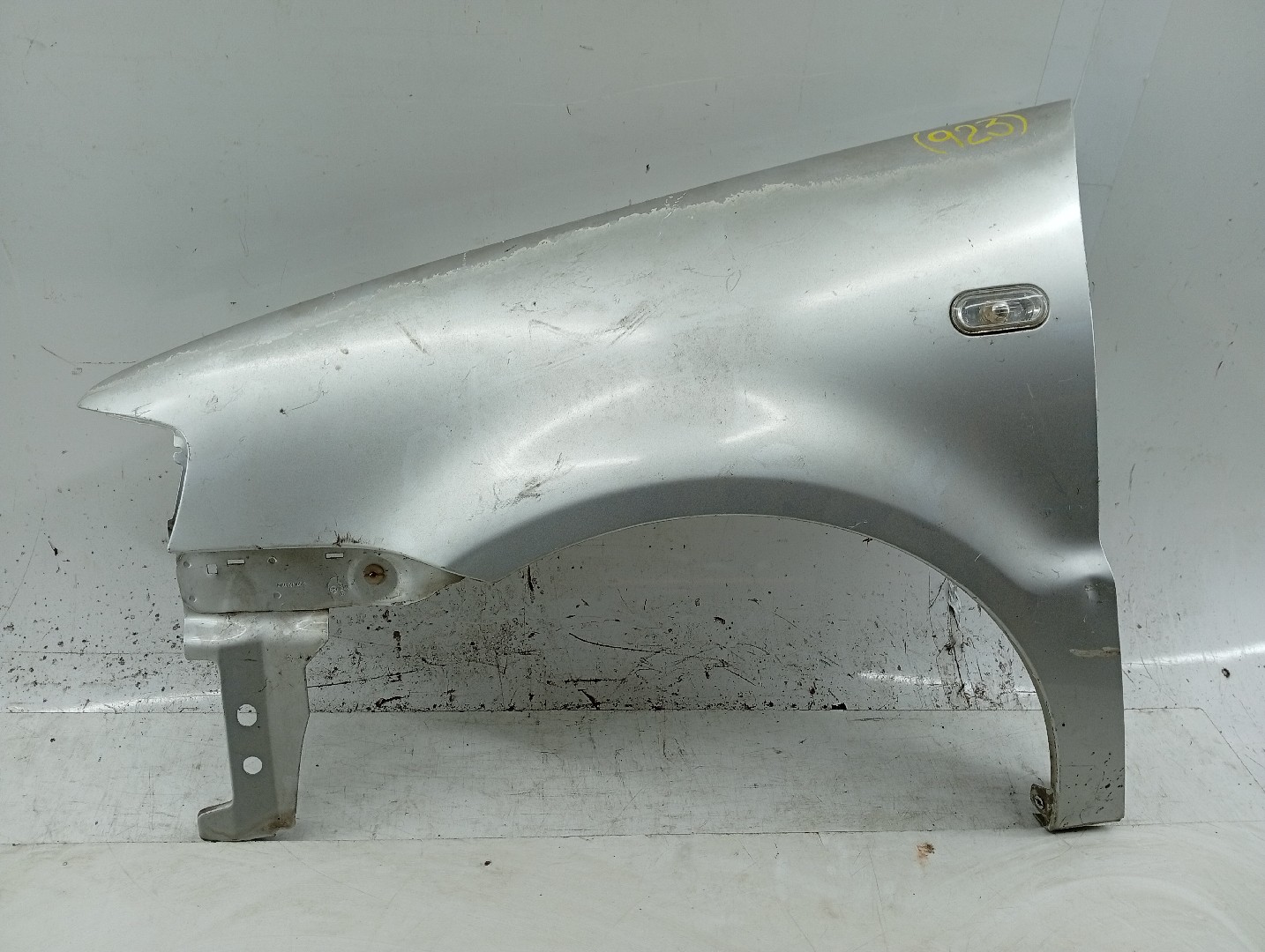 Guarda Lamas Esquerdo VOLKSWAGEN POLO (6N2) | 99 - 01