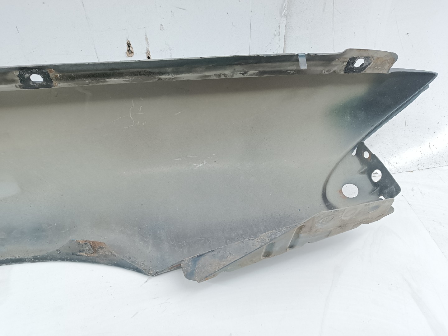 Guarda Lamas Esquerdo FORD MONDEO I três volumes (GBP) | 93 - 96 Imagem-1