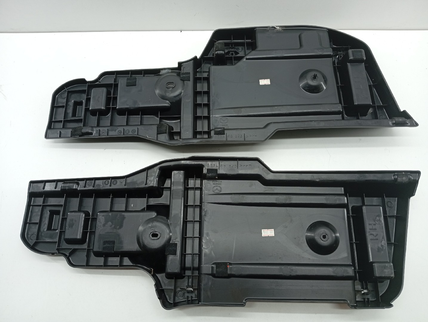 Acabamento esq/drt de mala(plásticos) MAZDA 6 três volumes (GH) | 07 - 13 Imagem-4