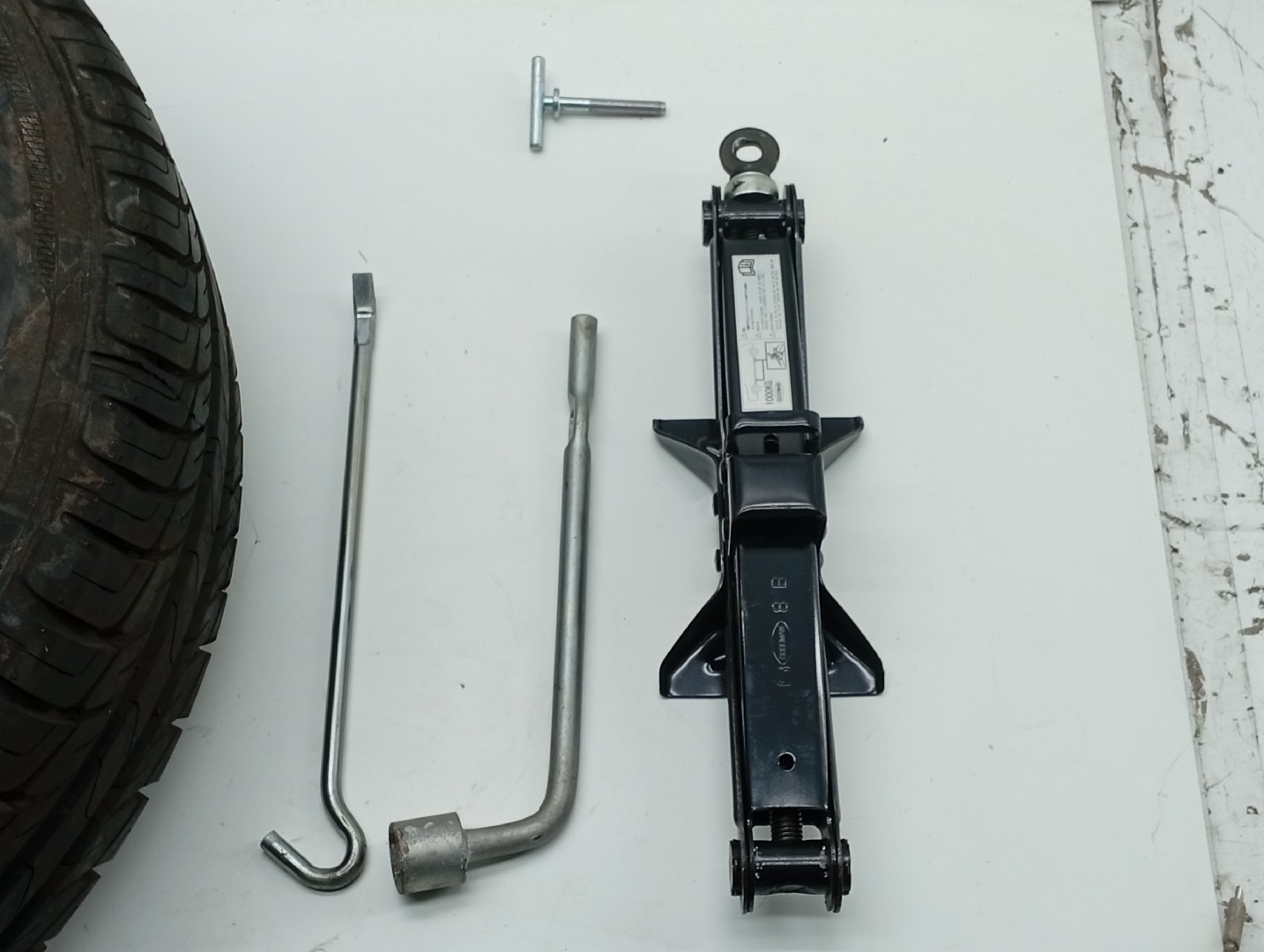 Kit pneu suplente MAZDA 6 três volumes (GH) | 07 - 13 Imagem-2