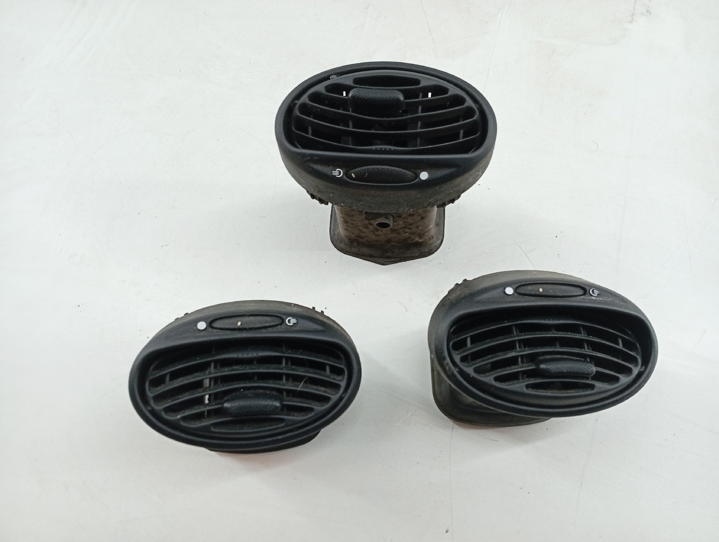 Difusor de ar FORD FOCUS Turnier (DNW) | 99 - 07 Imagem-1
