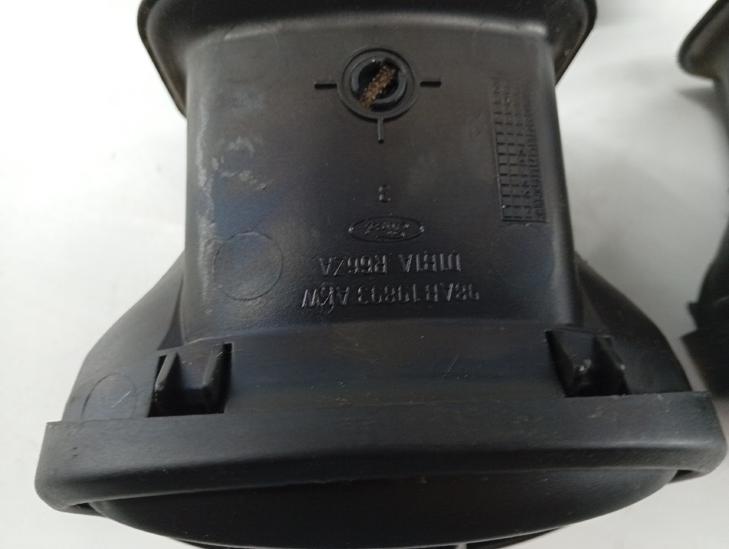 Difusor de ar FORD FOCUS Turnier (DNW) | 99 - 07 Imagem-3