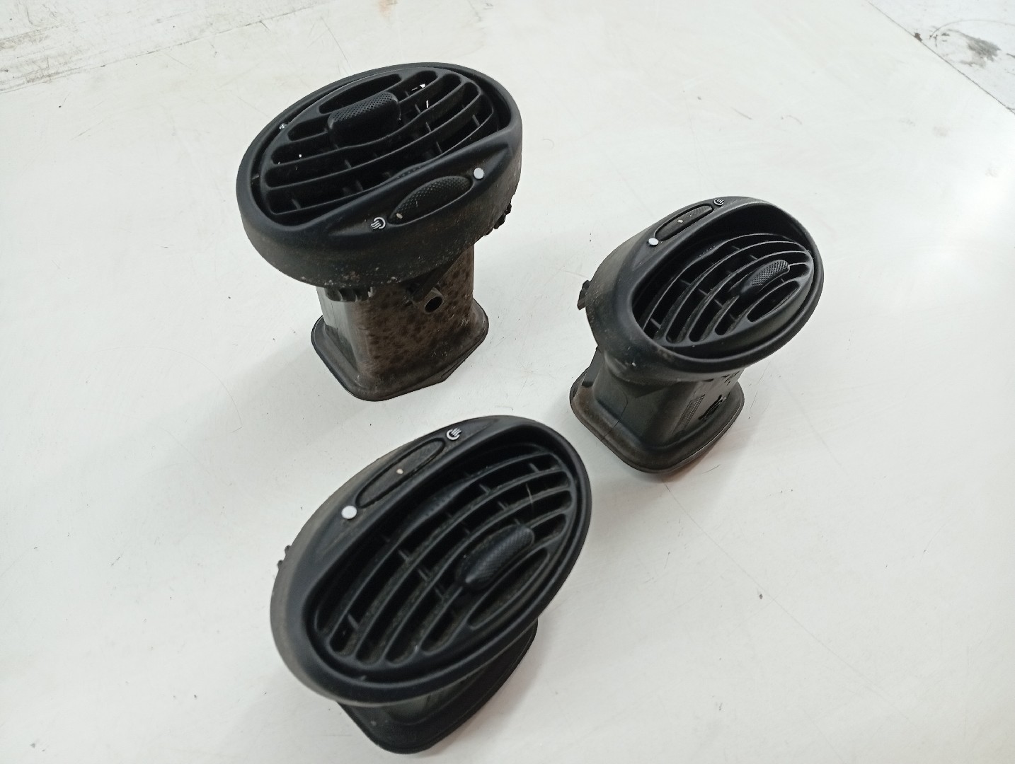 Difusor de ar FORD FOCUS Turnier (DNW) | 99 - 07 Imagem-2