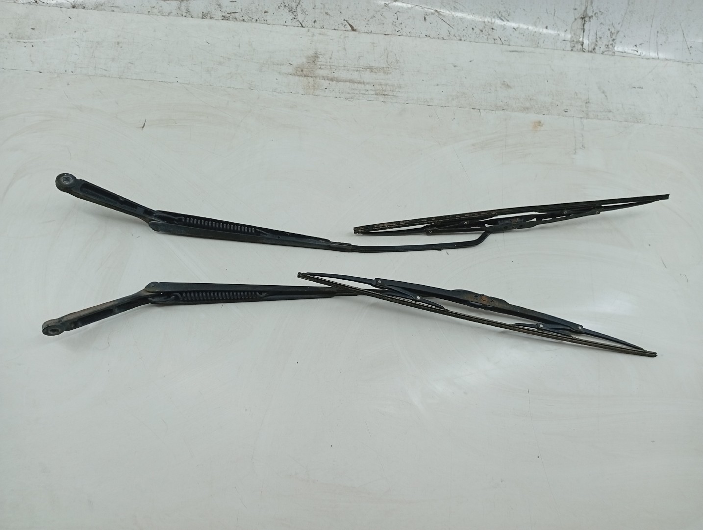 Astes/Escova Limpa Conjunto (2) FORD FOCUS Turnier (DNW) | 99 - 07