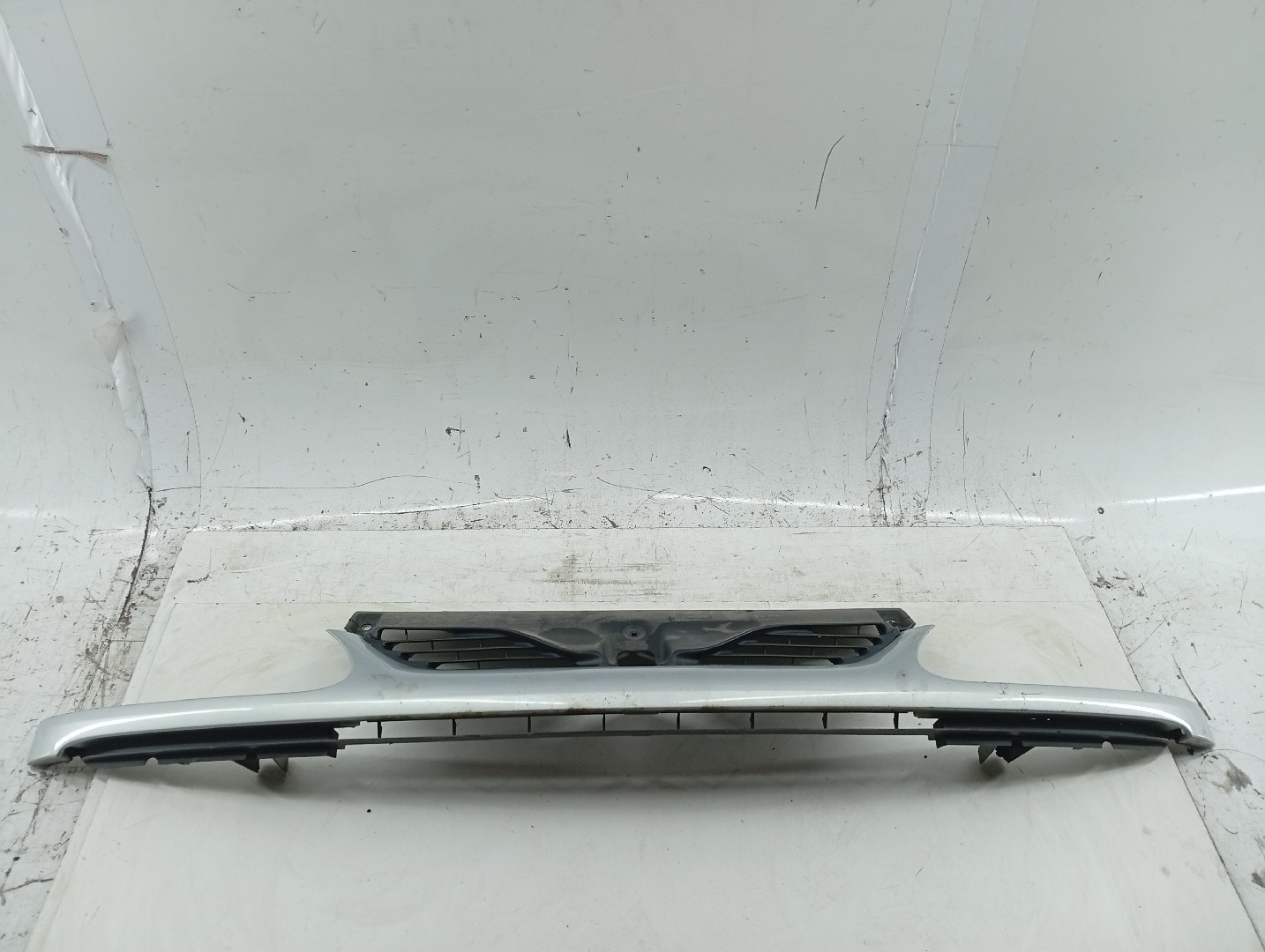 Grelha da Frente RENAULT LAGUNA I (B56_, 556_) | 93 - 02 Imagem-1