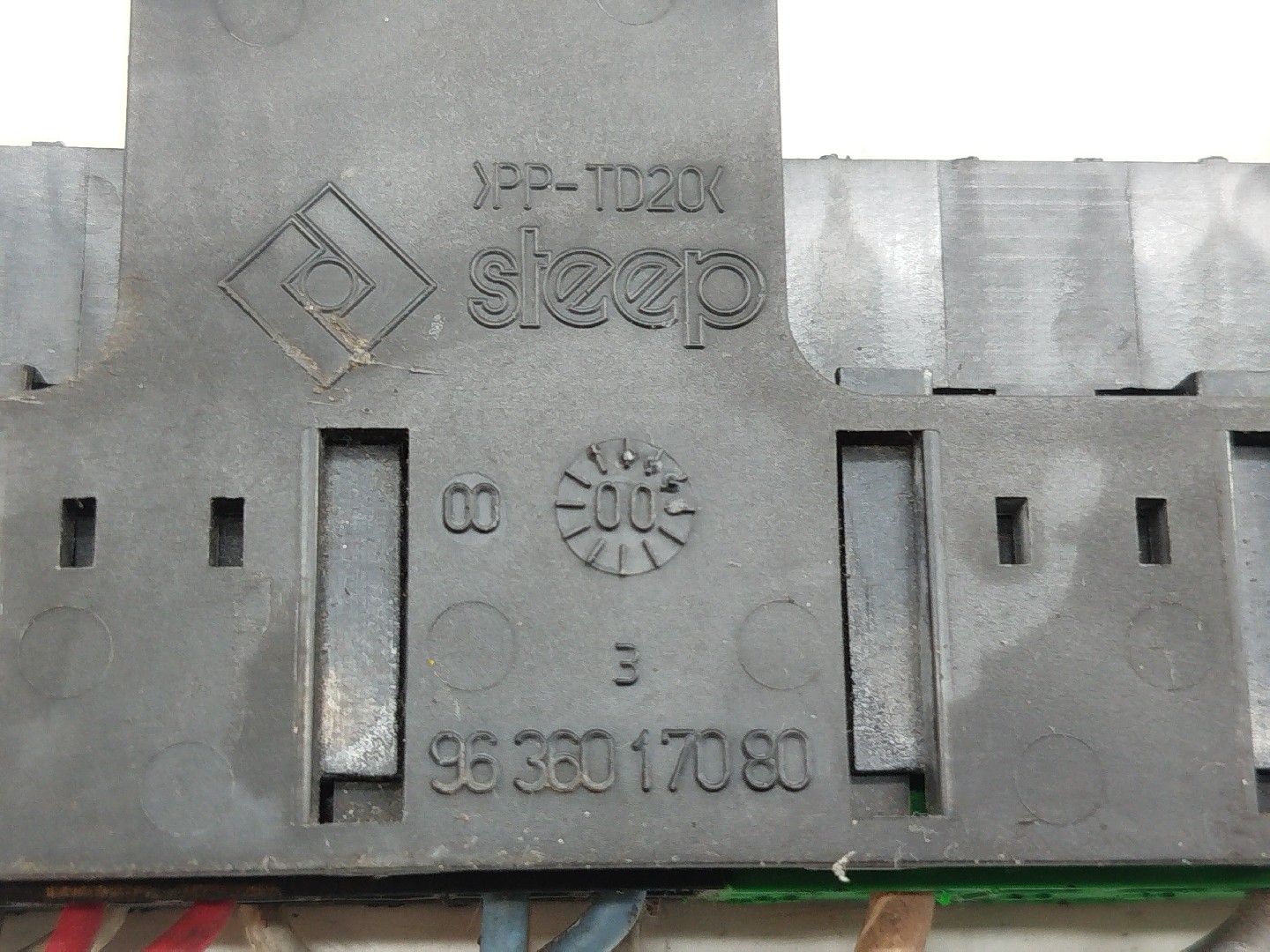 Placa de suporte de fusíveis PEUGEOT 306 Break (7E, N3, N5) | 94 - 02 Imagem-3