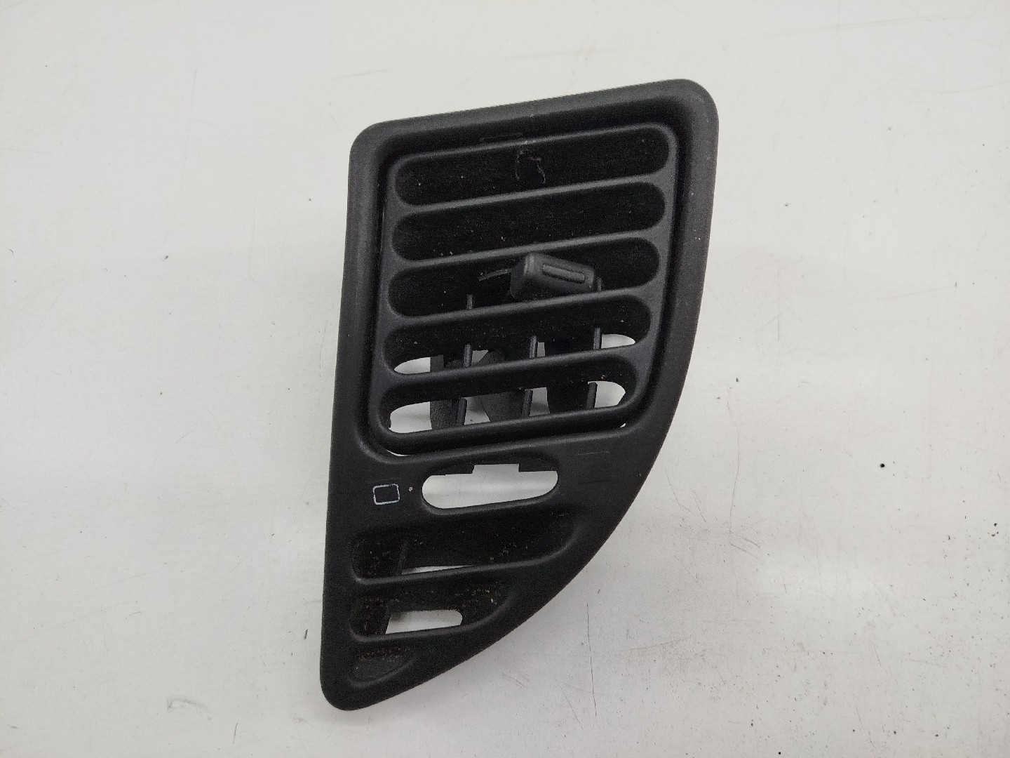 Difusor de ar PEUGEOT 306 Break (7E, N3, N5) | 94 - 02 Imagem-1