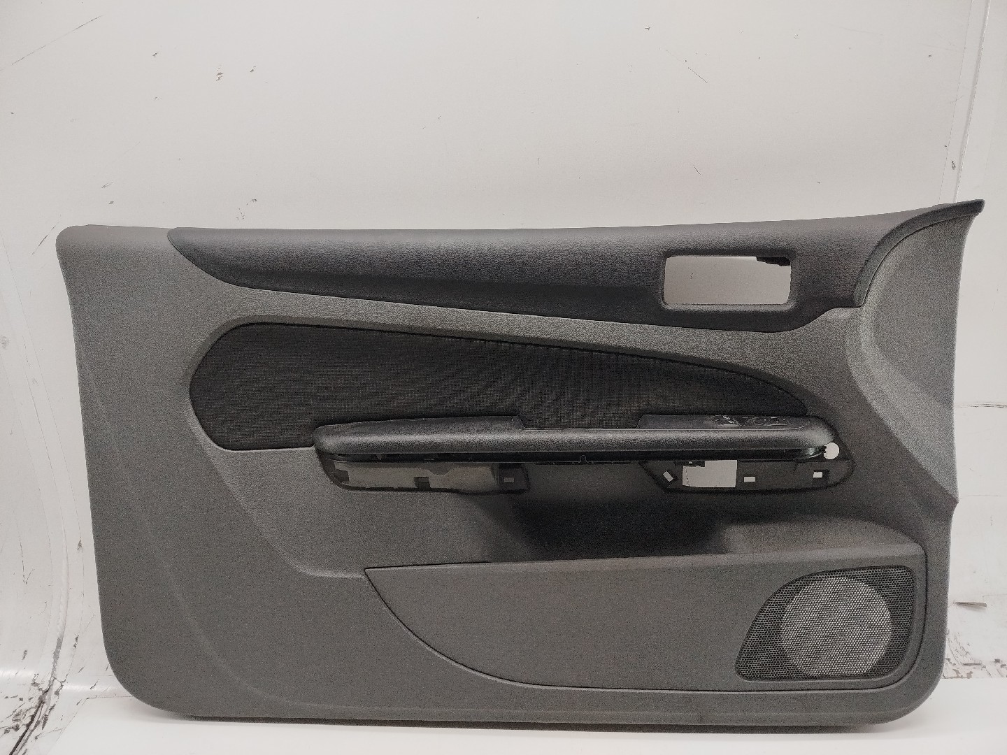 Quartela de porta frente esquerda FORD FOCUS II (DA_, HCP, DP) | 04 - 13