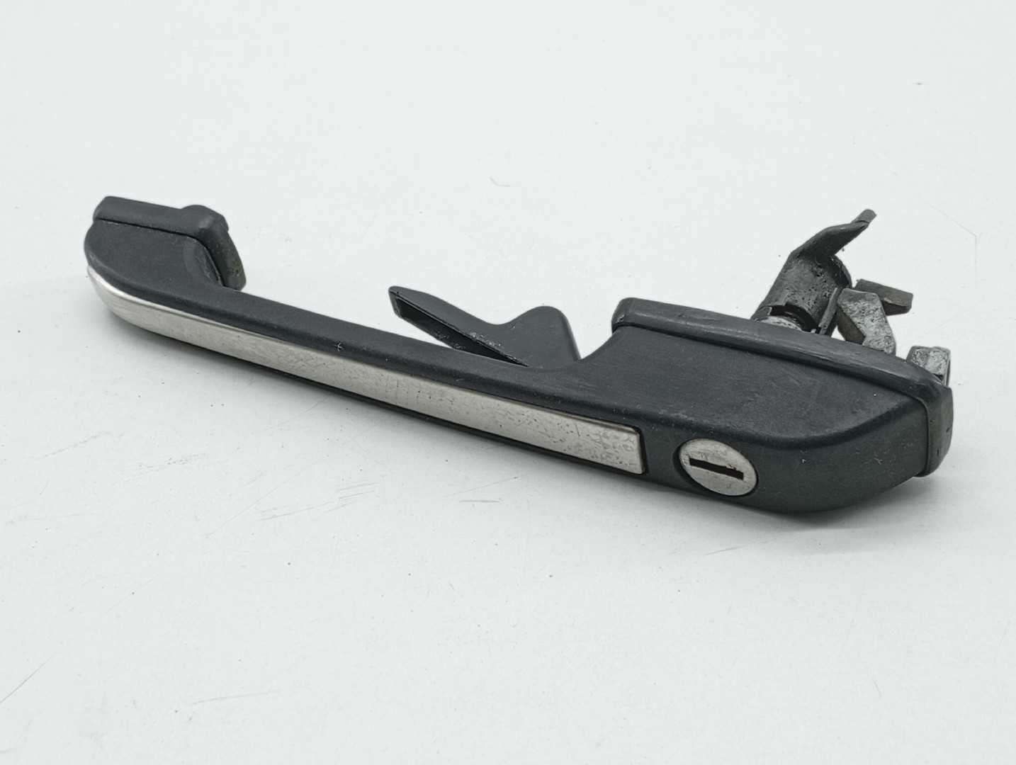 Puxador Exterior Porta Frente Direito VOLKSWAGEN GOLF II (19E, 1G1) | 83 - 92 Imagem-1