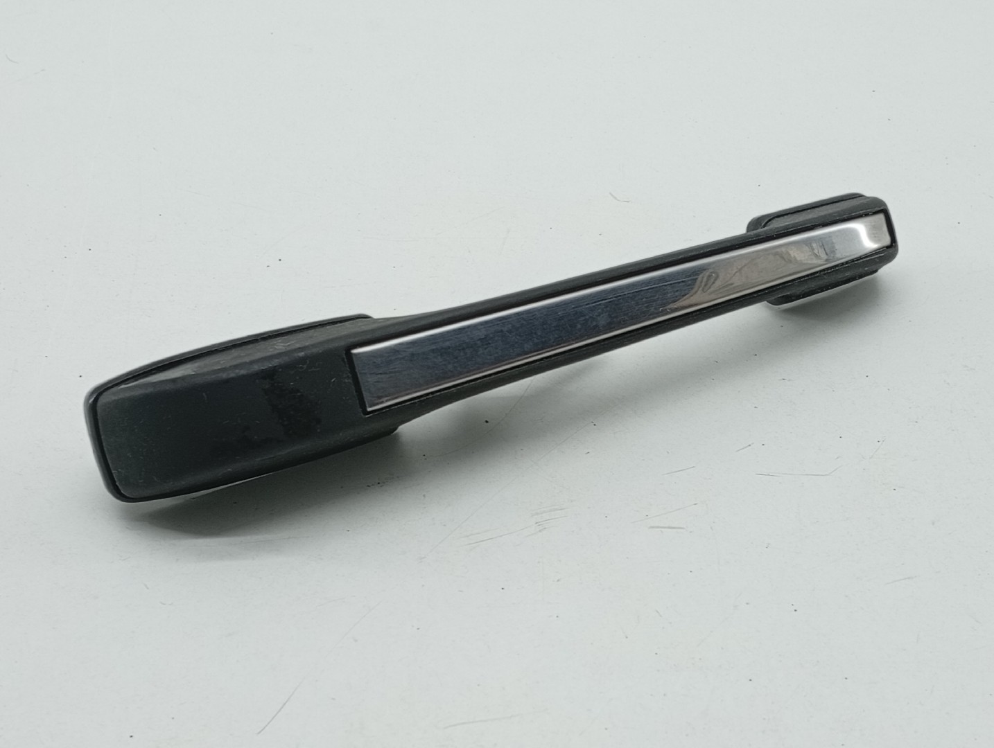 Puxador Exterior Porta Tras Esquerdo VOLKSWAGEN GOLF II (19E, 1G1) | 83 - 92