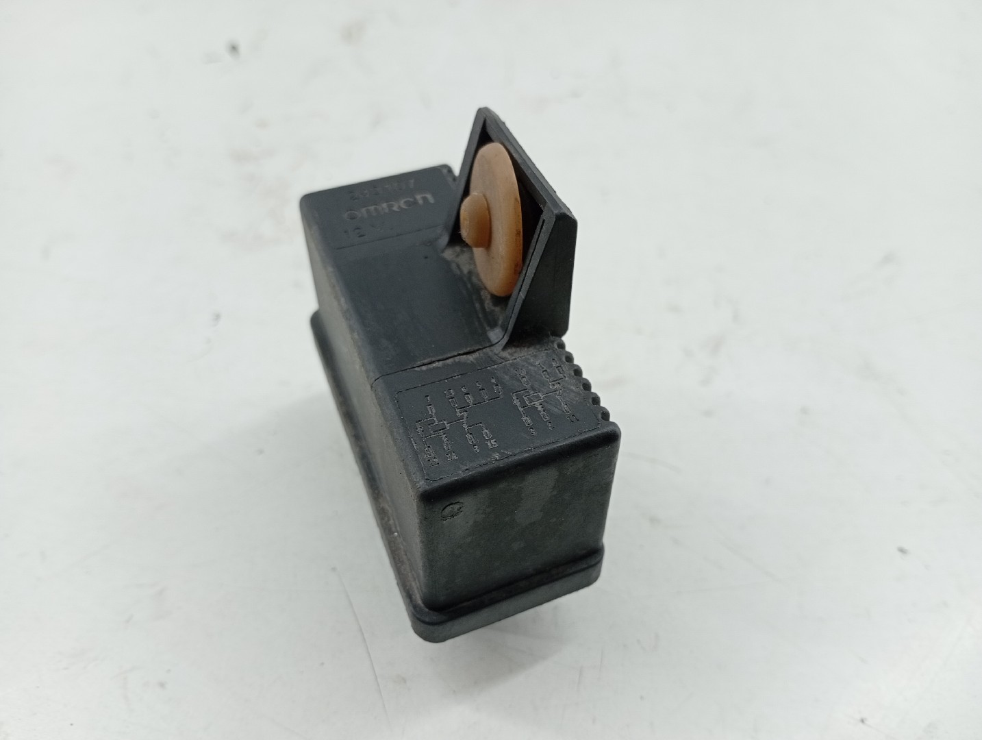 Relé de bomba de combustível PEUGEOT 207 (WA_, WC_) | 06 - 15