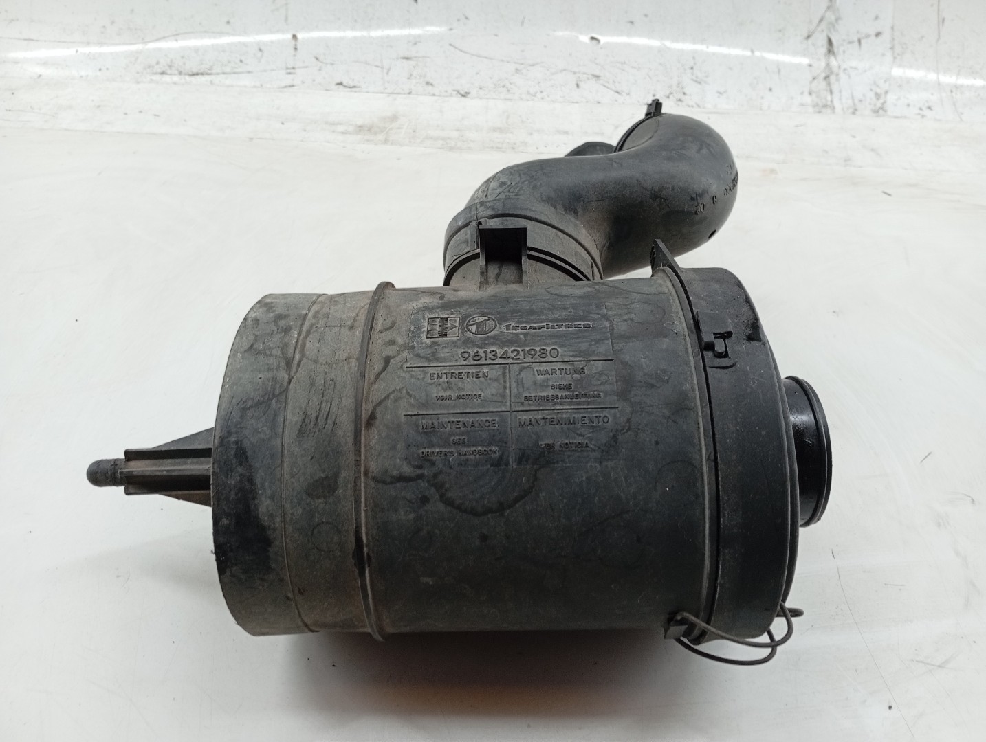 Caixa de filtro de ar com tubo de ar CITROEN SAXO (S0, S1) | 96 - 04
