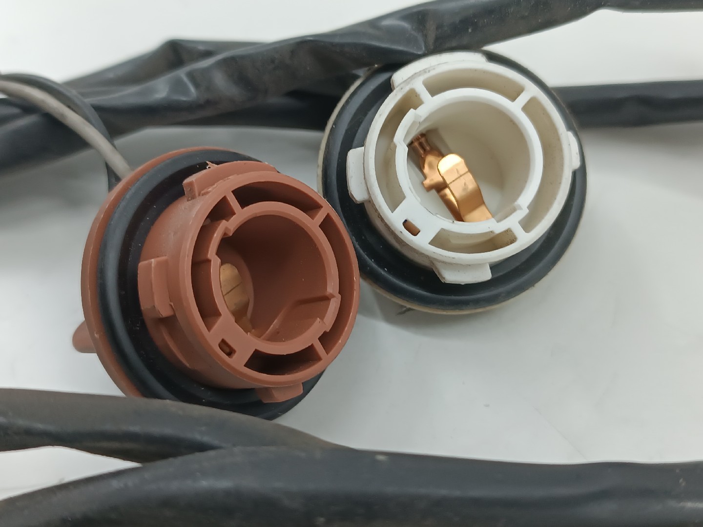 Instalação Electrica De Ótica KIA SORENTO I (JC) | 02 -  Imagem-2