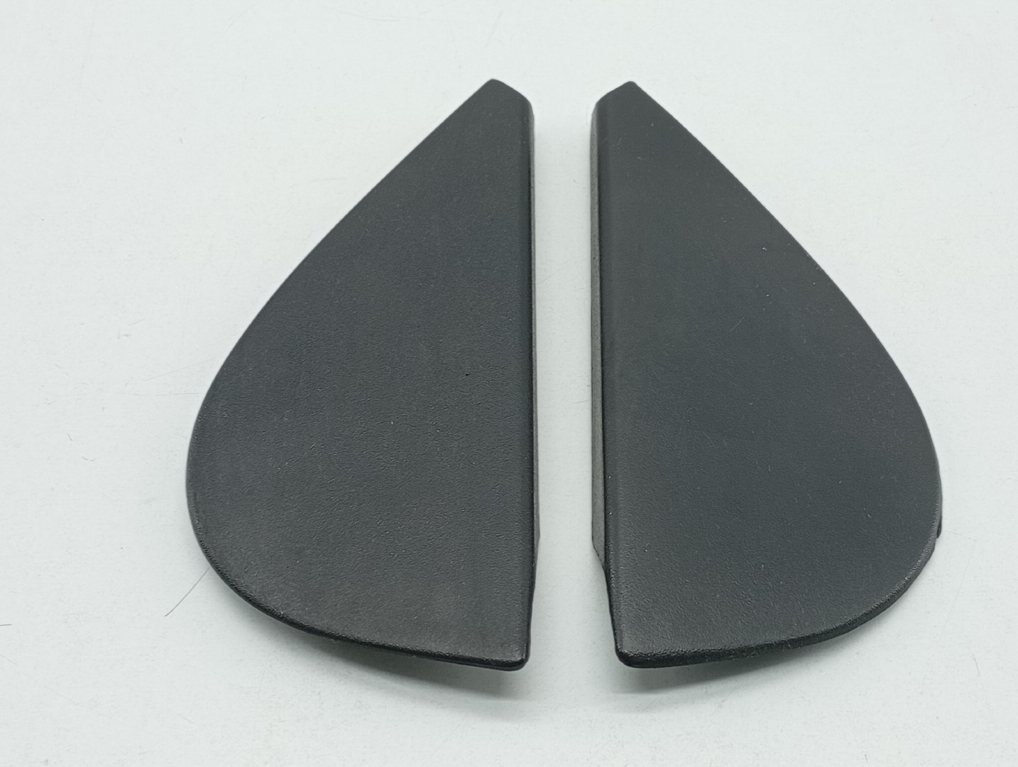 Acabamentos dos vidros das portas traseiras FORD FIESTA IV (JA_, JB_) | 95 - 02