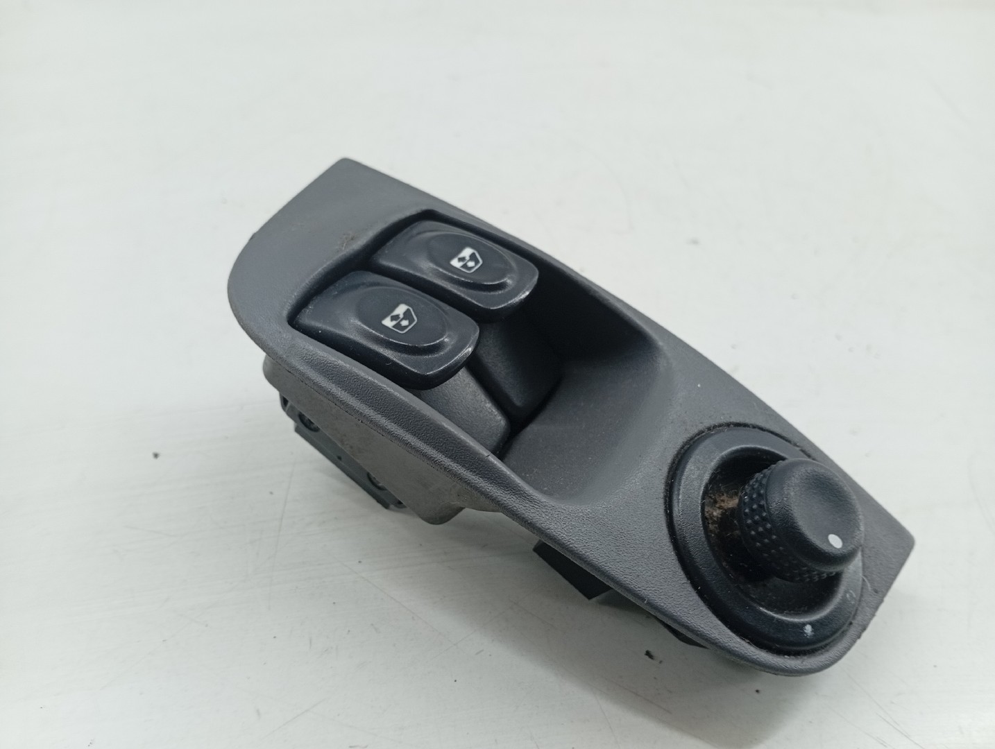 Comutador de vidro frente esquerdo RENAULT MEGANE I (BA0/1_) | 95 - 04 Imagem-1