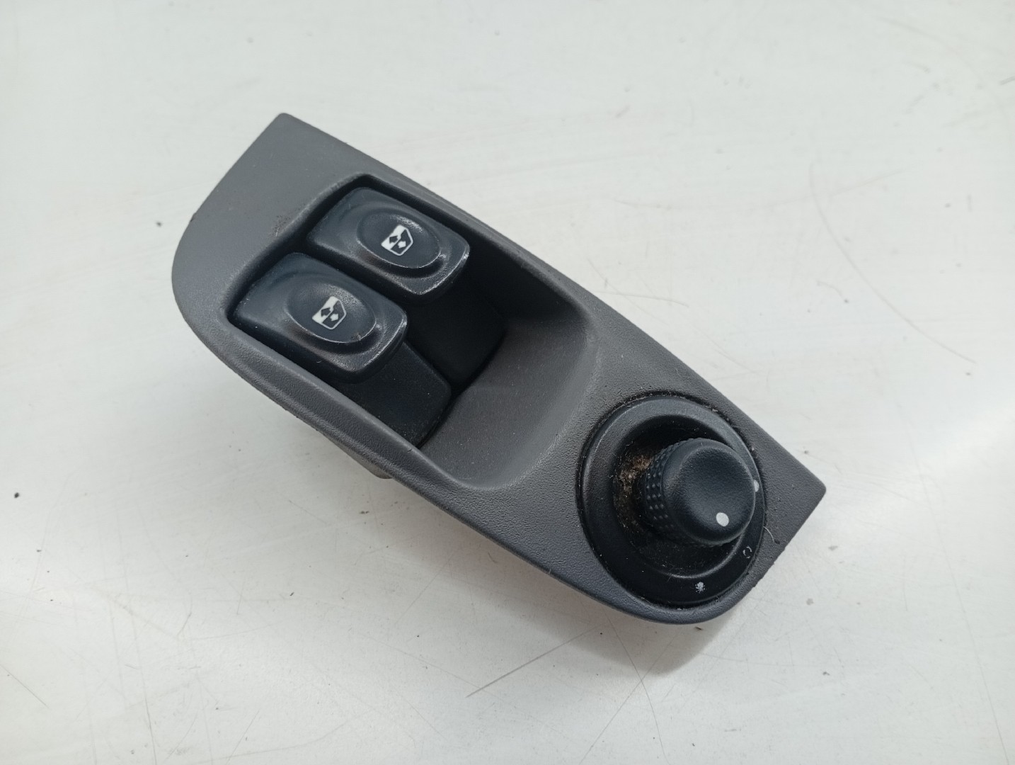 Comutador de vidro frente esquerdo RENAULT MEGANE I (BA0/1_) | 95 - 04 Imagem-4