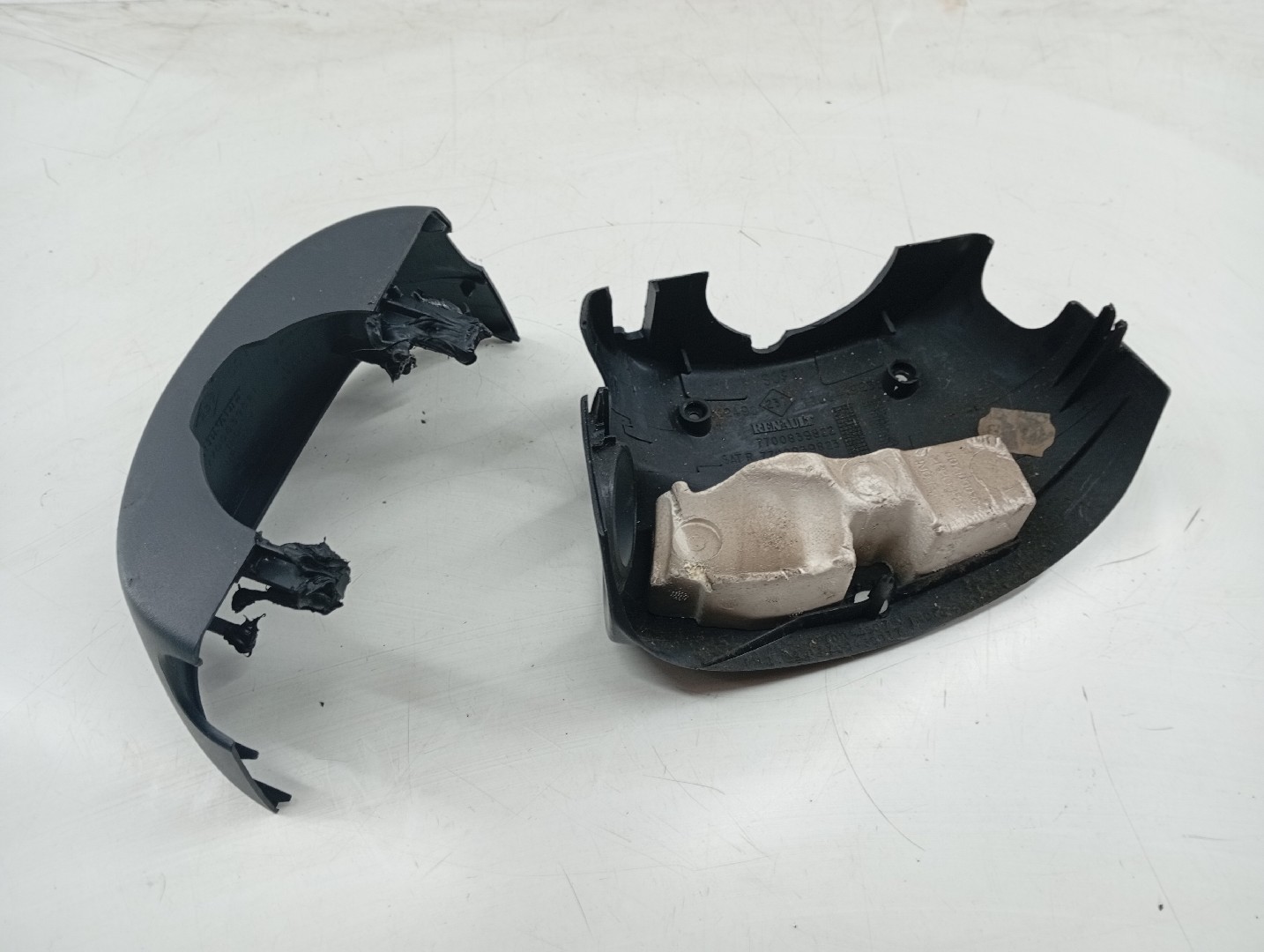 Revestimento da coluna de direção RENAULT MEGANE I (BA0/1_) | 95 - 04