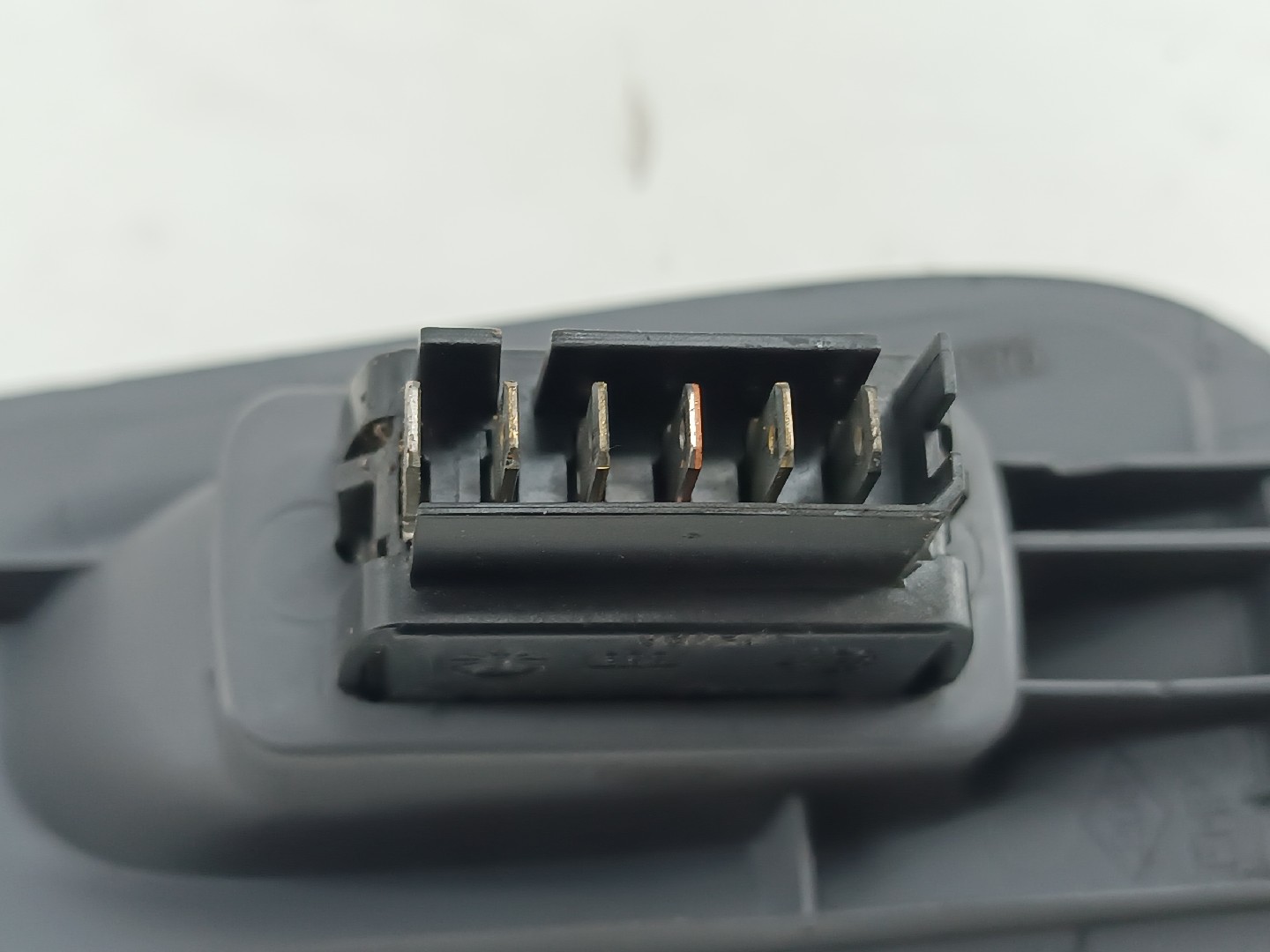 Comutador de vidro frente direito RENAULT MEGANE I (BA0/1_) | 95 - 04 Imagem-1