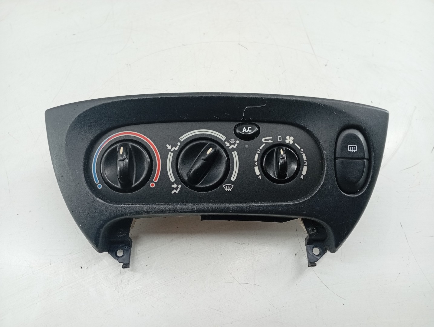 Comutador de Sofagem / Ar Condicionado RENAULT MEGANE I (BA0/1_) | 95 - 04