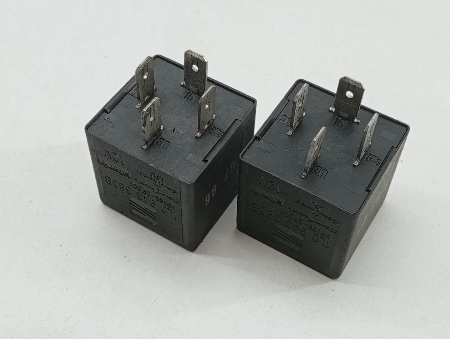 Módulos de relés SEAT IBIZA II (6K1) | 93 - 02 Imagem-2