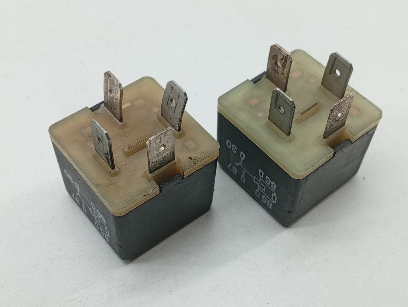 Módulos de relés SEAT IBIZA II (6K1) | 93 - 02 Imagem-2