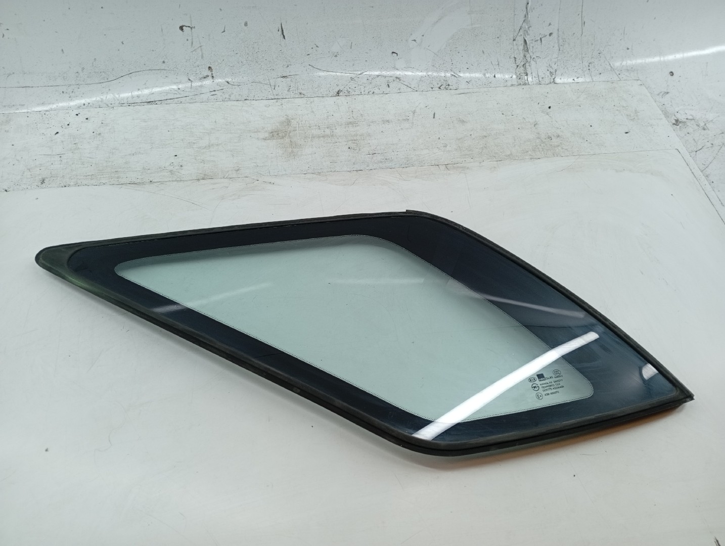 Vidro Painel Tras Esquerdo KIA SORENTO I (JC) | 02 - 