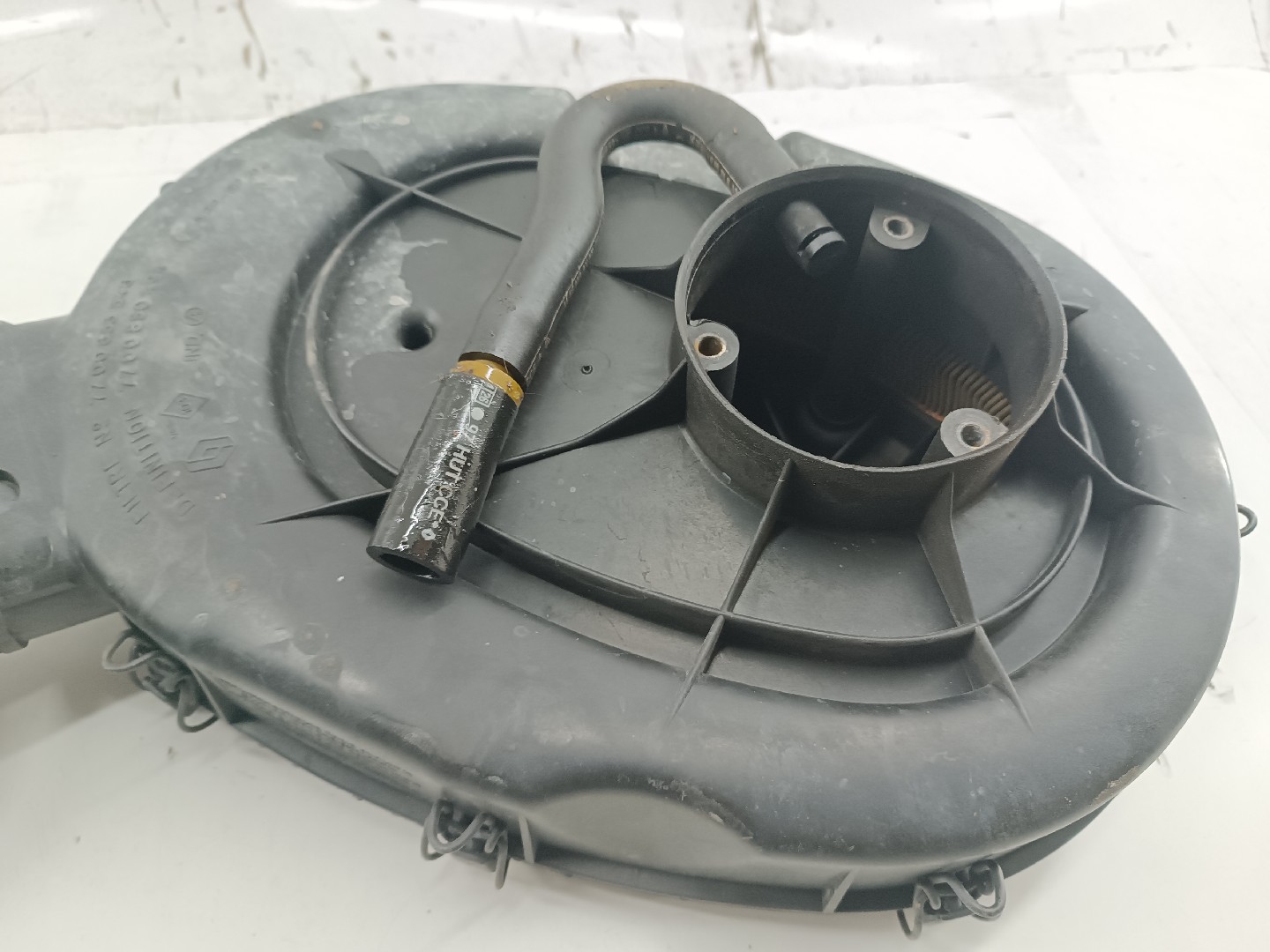 Caixa de filtro de ar com tubo de ar RENAULT MEGANE I (BA0/1_) | 95 - 04