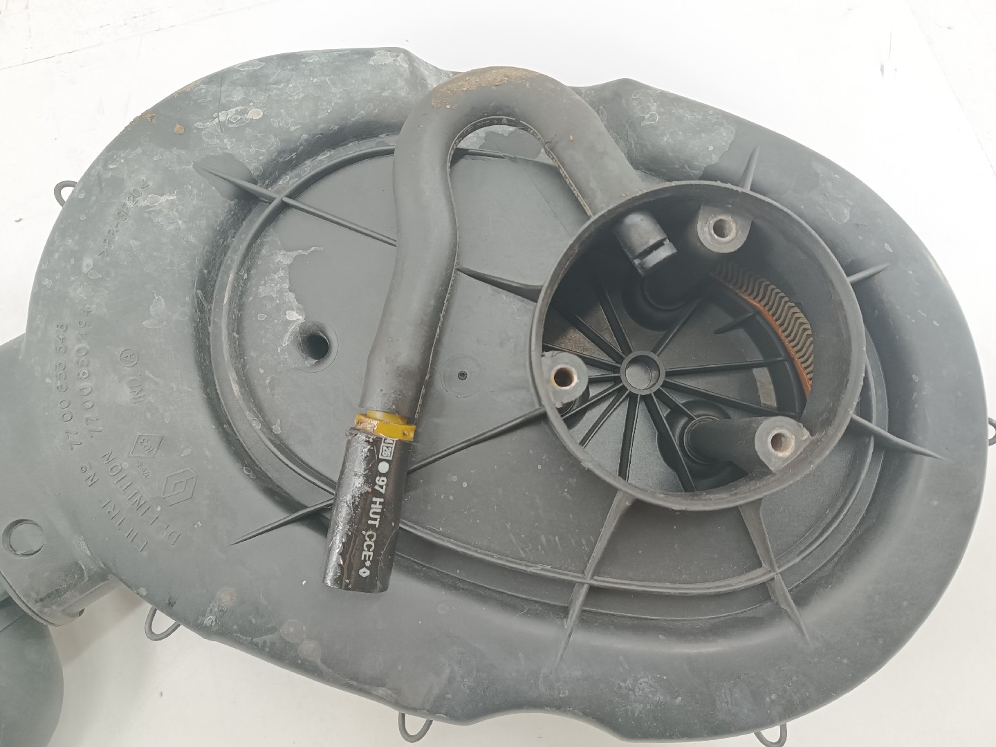 Caixa de filtro de ar com tubo de ar RENAULT MEGANE I (BA0/1_) | 95 - 04 Imagem-1
