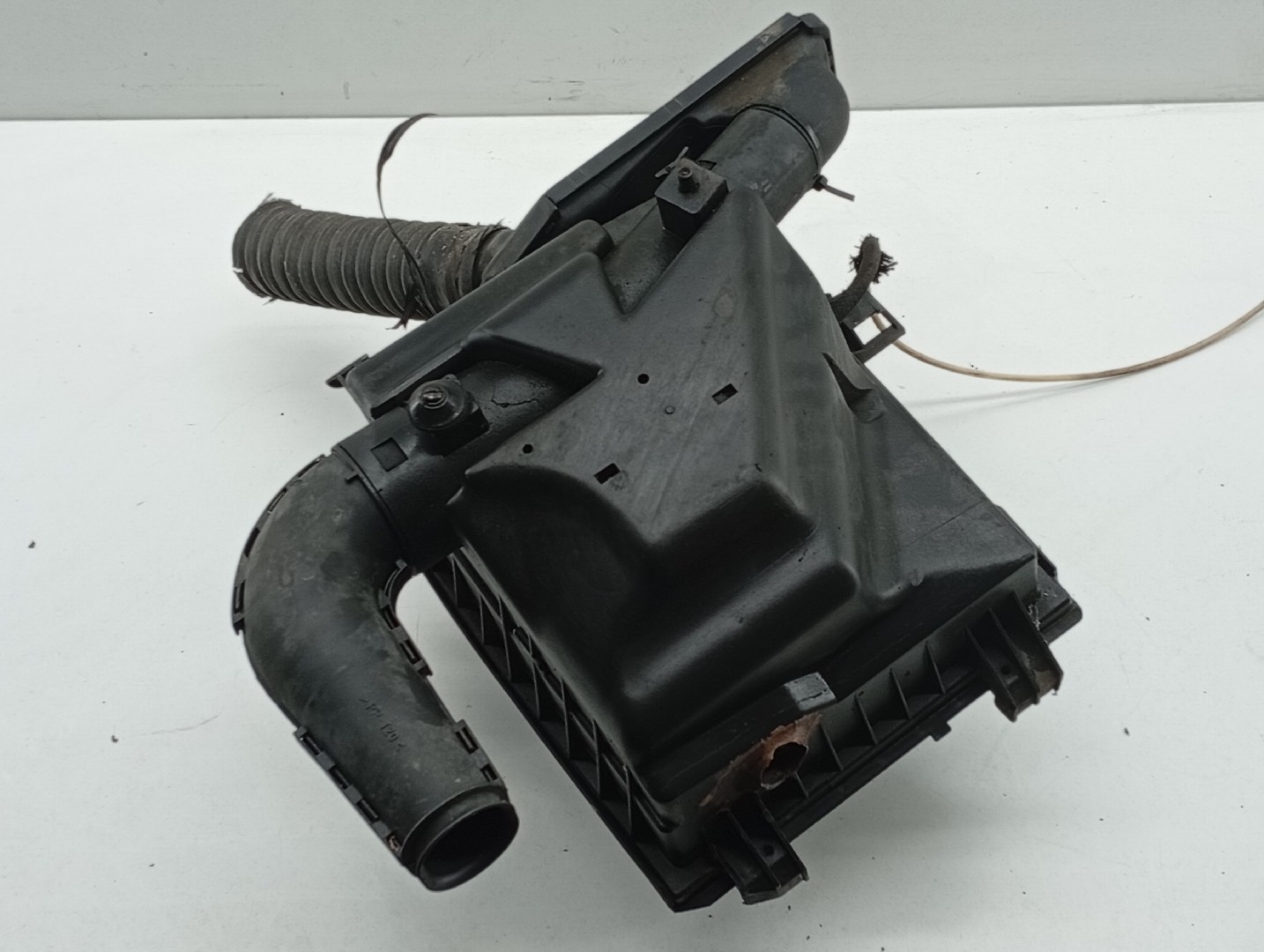 Caixa de filtro de ar VOLKSWAGEN GOLF III (1H1) | 91 - 98 Imagem-6