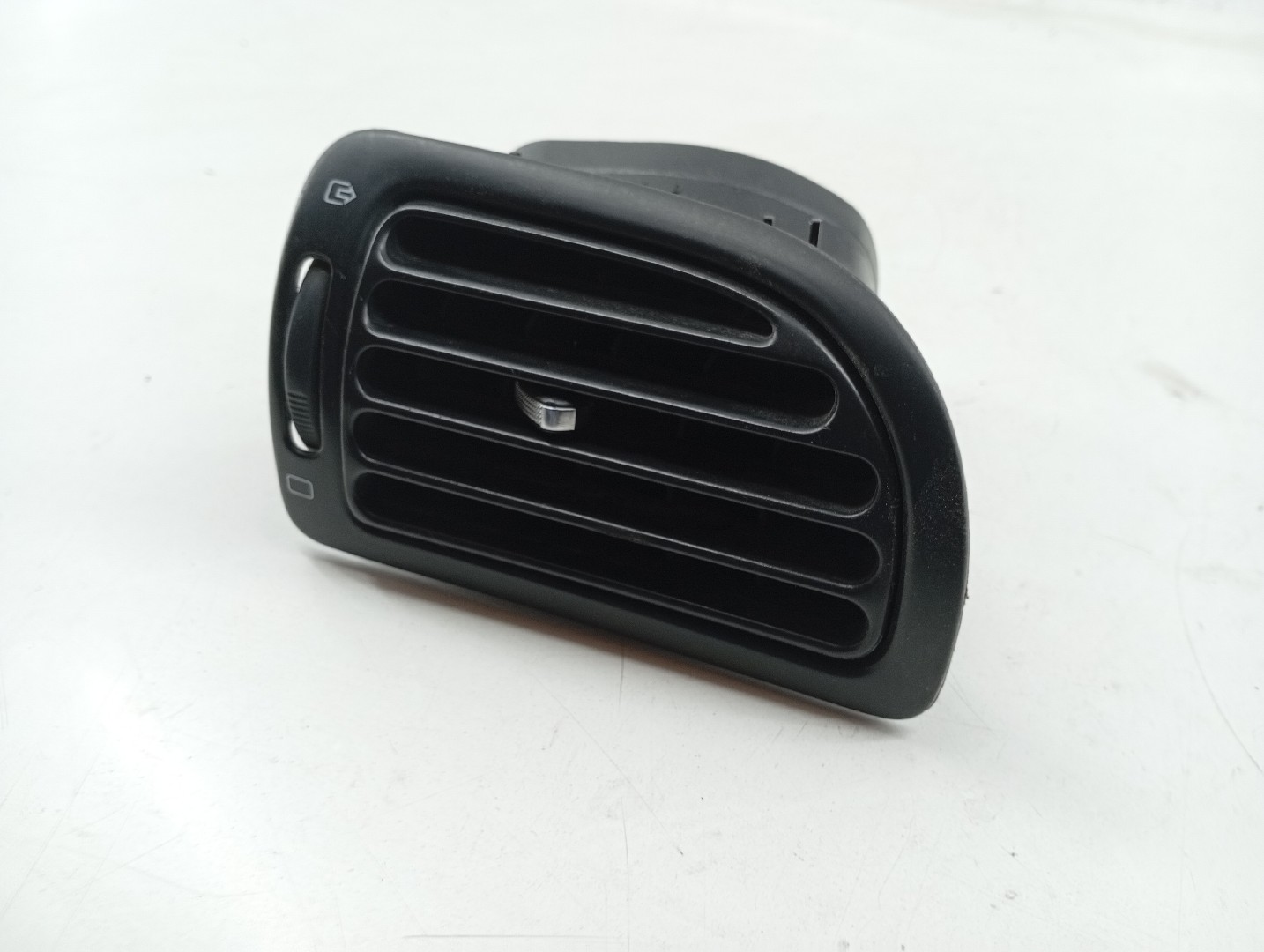 Difusor de ar PEUGEOT 406 Break (8E/F) | 96 - 04 Imagem-1