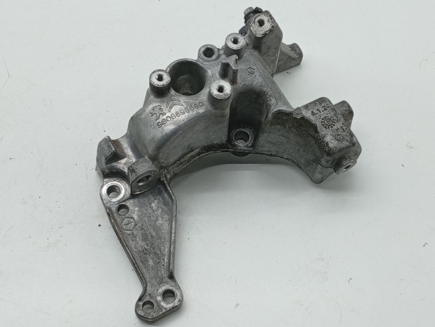Suporte De Alternador PEUGEOT 5008 II | 16 - 