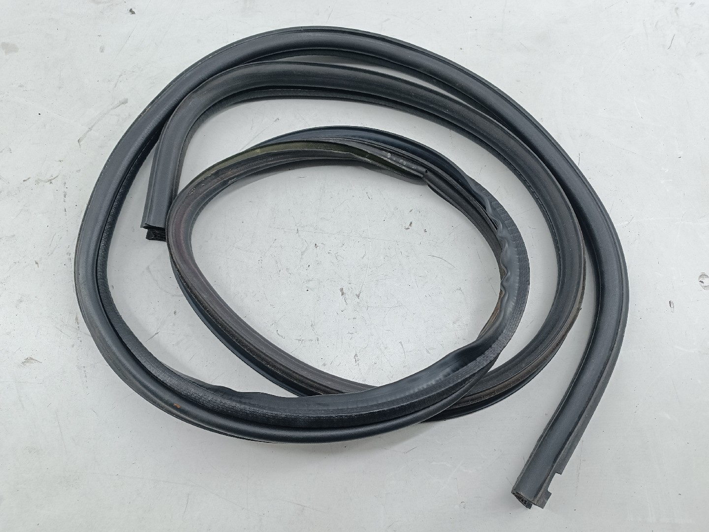 Borracha Da Porta Traseira Esquerda FORD FIESTA III (GFJ) | 89 - 97