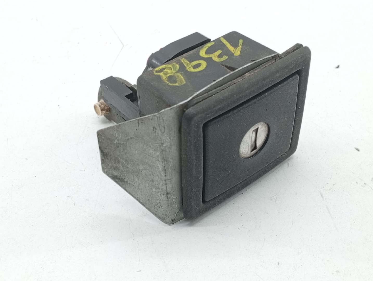Fecho e puxador exterior de mala RENAULT CLIO I (B/C57_, 5/357_) | 90 - 98