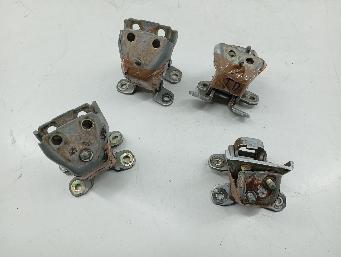 Dobradiças da porta MERCEDES-BENZ M-CLASS (W163) | 98 - 05 Imagem-2
