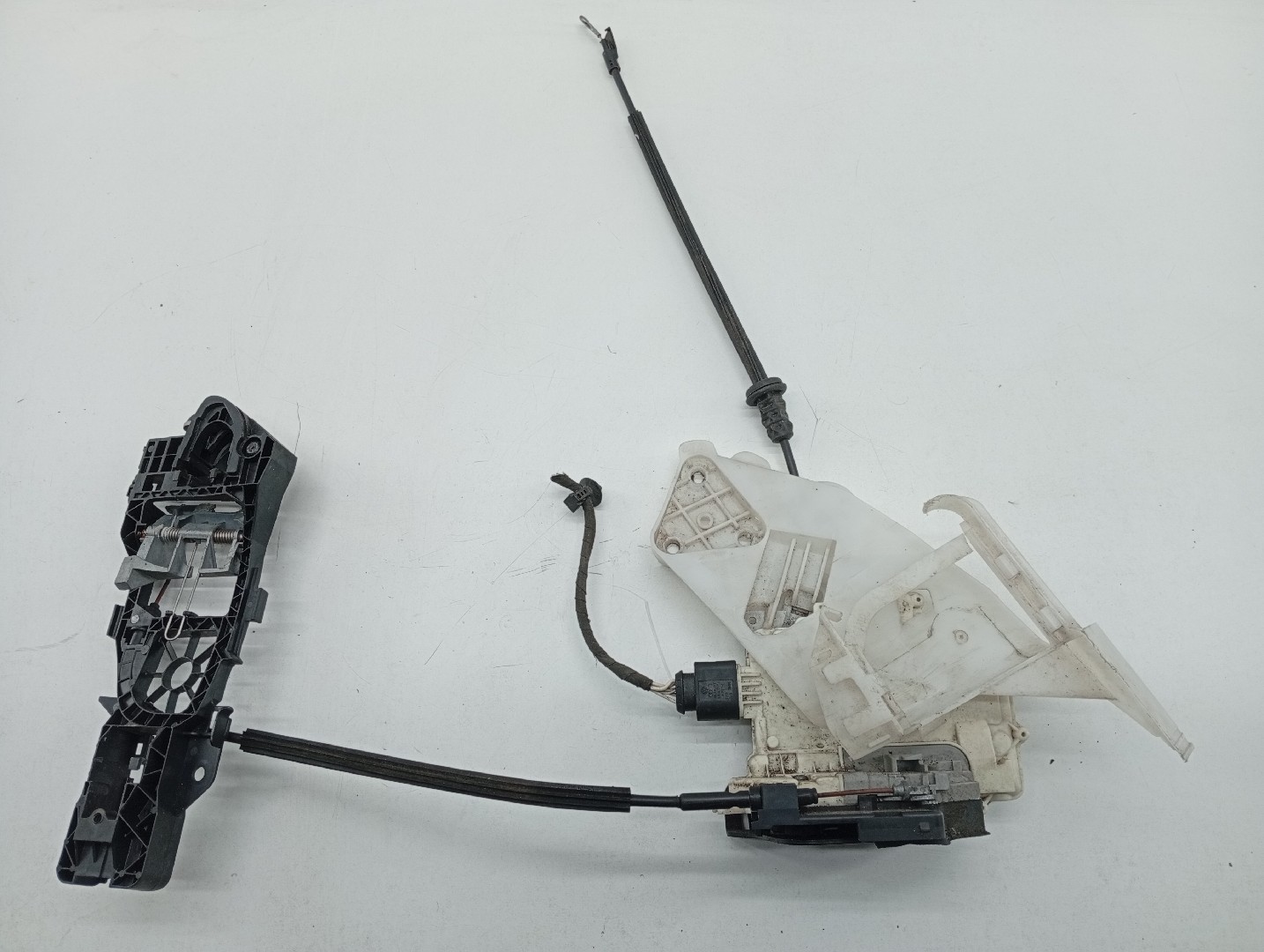 Fecho da Porta Trás Esquerdo VOLKSWAGEN PASSAT Variant (3C5) | 05 - 11