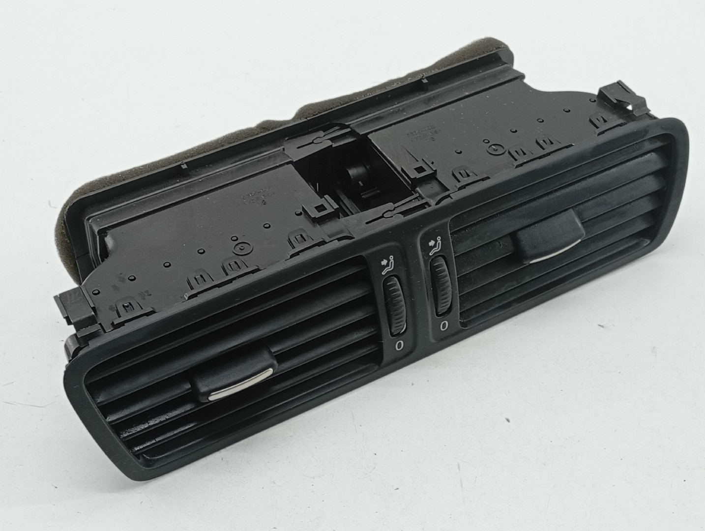 Conduta do ar Central Tablier VOLKSWAGEN PASSAT Variant (3C5) | 05 - 11