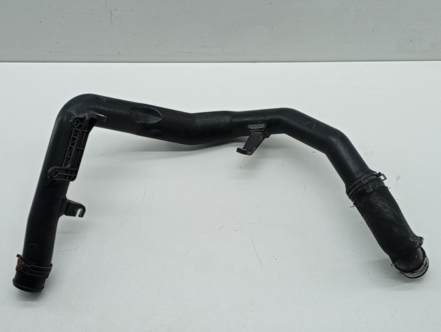 Tubagem do Intercooler VOLKSWAGEN PASSAT Variant (3C5) | 05 - 11 Imagem-3