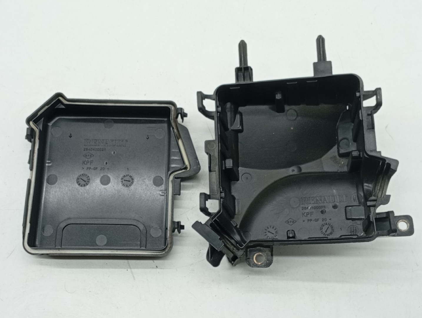 Tampa de caixa de fusiveis RENAULT MEGANE III Grandtour (KZ0/1) | 08 - 
