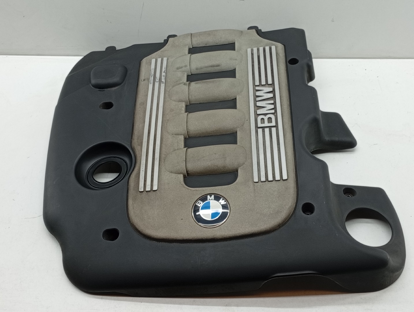 Tampa do Motor BMW 6 (E63) | 03 - 10 Imagem-1