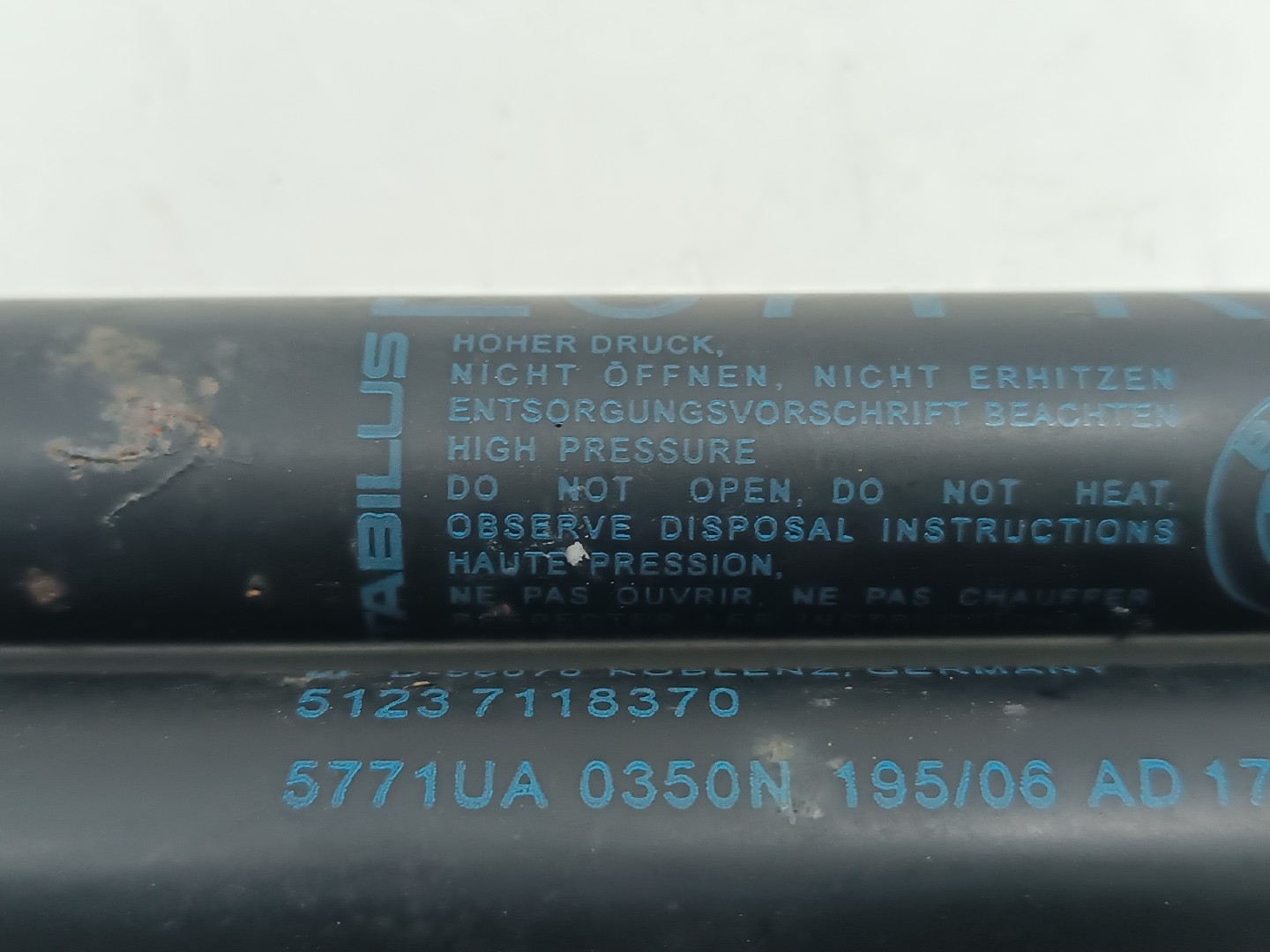 Amortecedores do capô BMW 1 (E87) | 03 - 13 Imagem-3