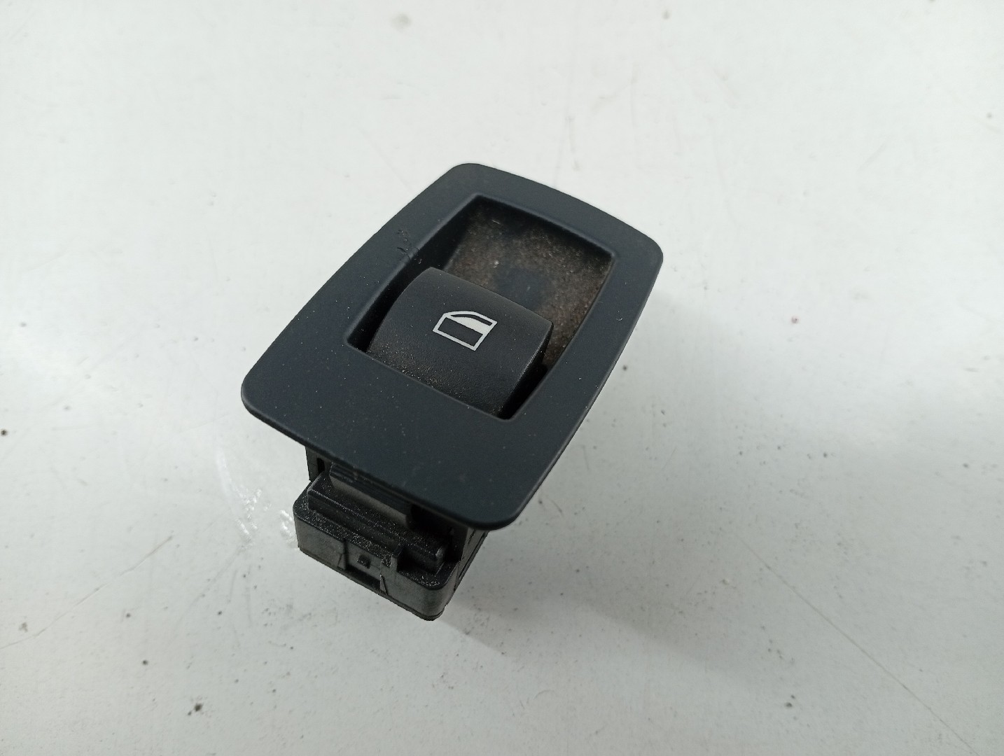 Comutador de vidro frente direito BMW 1 (E87) | 03 - 13