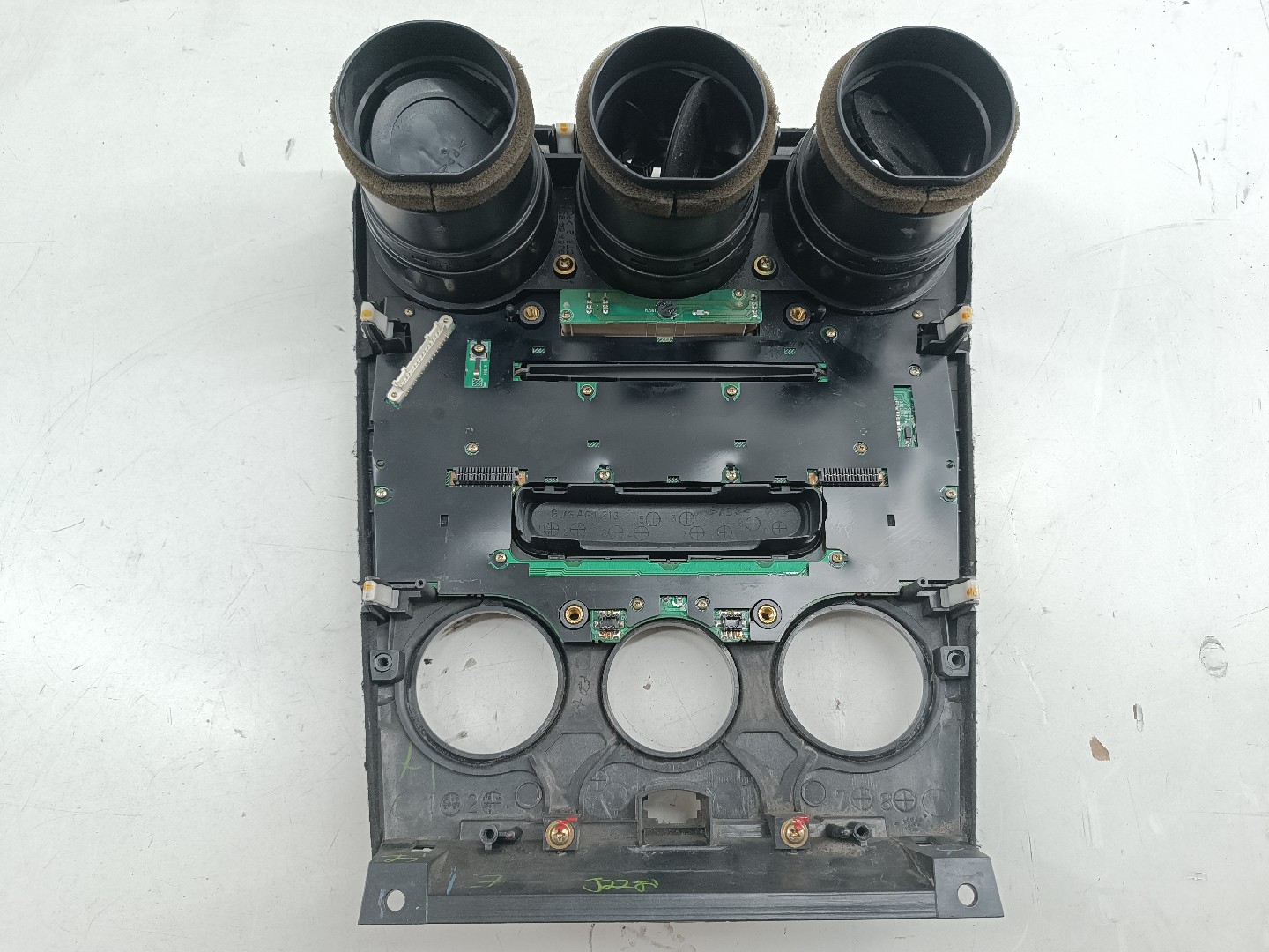 Consola central com difusor de ar MAZDA 6 três volumes (GG) | 02 - 08