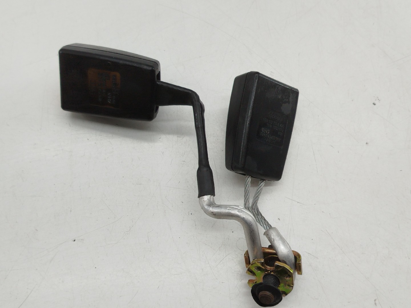 Encaixe cinto traseiro AUDI A3 (8P1) | 03 - 13