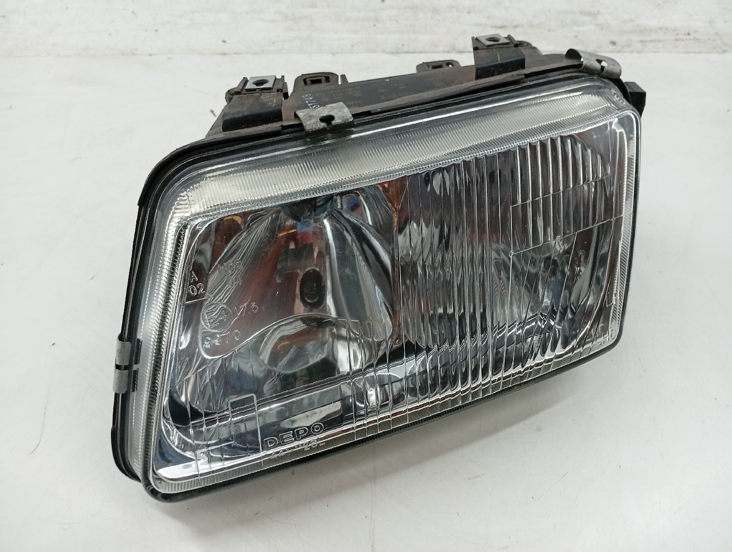 Ótica Esquerda AUDI A3 (8L1) | 96 - 06