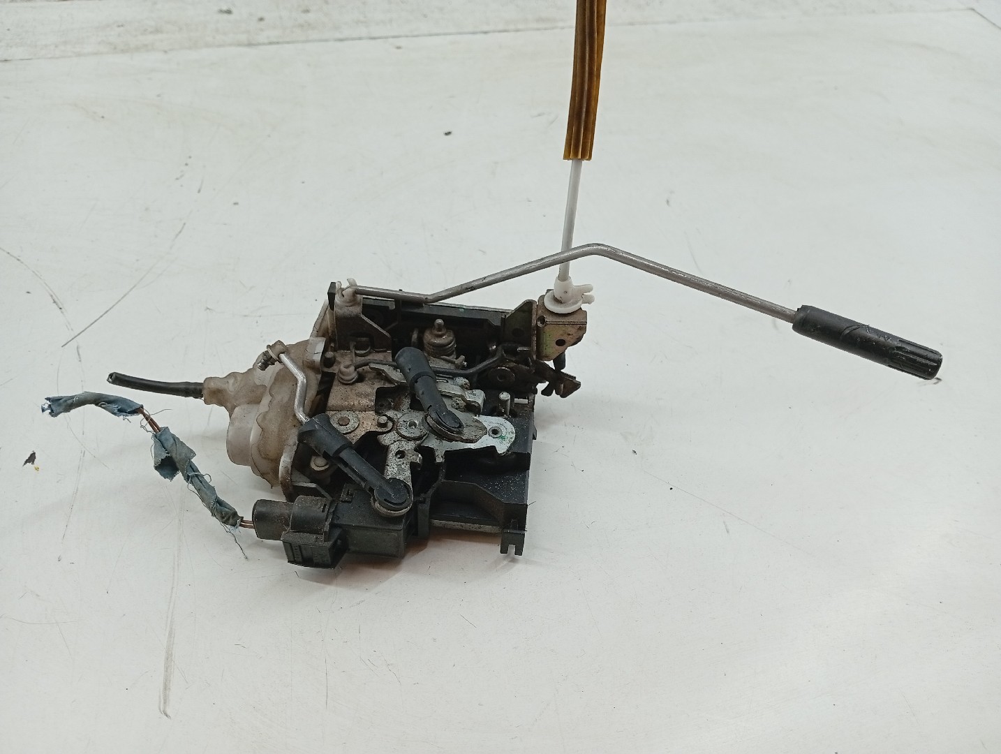 Fecho da Porta Frente Direito AUDI A3 (8L1) | 96 - 06 Imagem-2